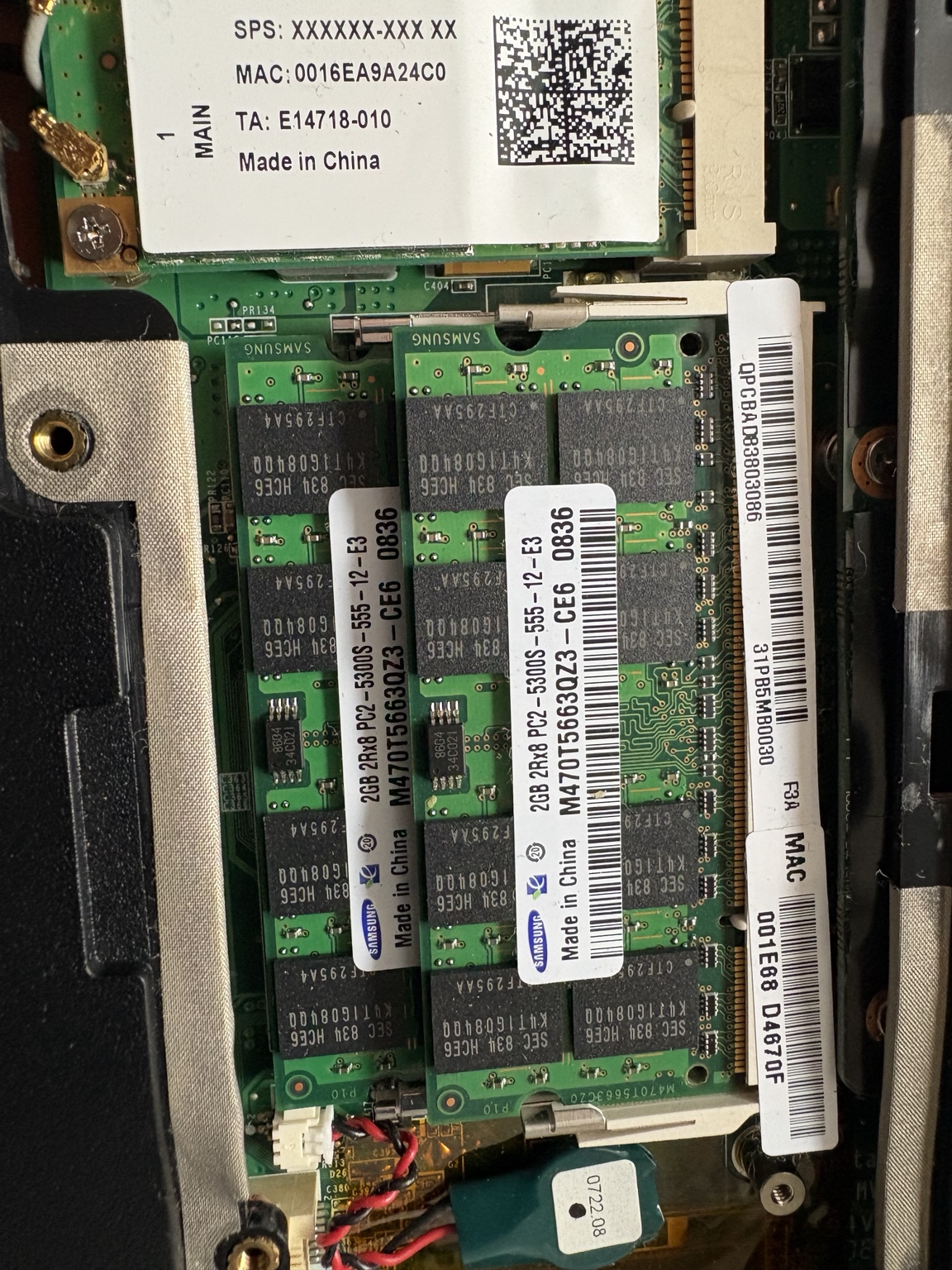 Barrettes mémoire RAM dans un ordinateur portable